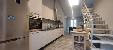 Kitchen or kitchenette, dishwasher, pet friendly, stove