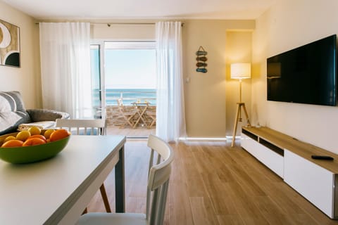 Living room, Dining area, Sea view