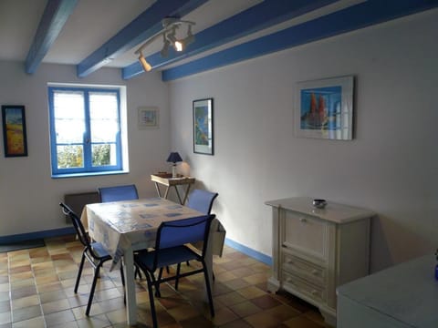 Charmante maison avec jardin, animaux admis, parking, proche Le Palais - FR-1-418-221 House in Brittany