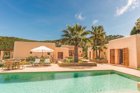 Property building, Garden view, Swimming pool