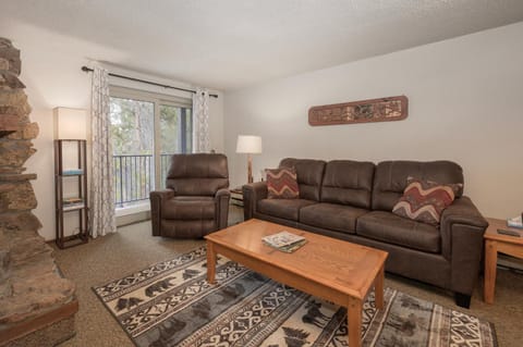 Balcony/Terrace, Living room, Seating area, furniture