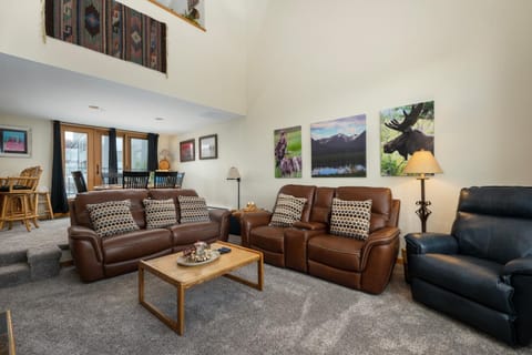 Living room, Seating area, furniture
