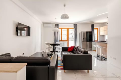 Kitchen or kitchenette, Living room, Dining area