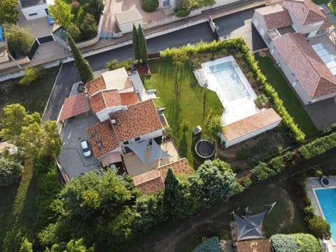 VILLA CADELIA Location de villa familiale Villa in Cabriès