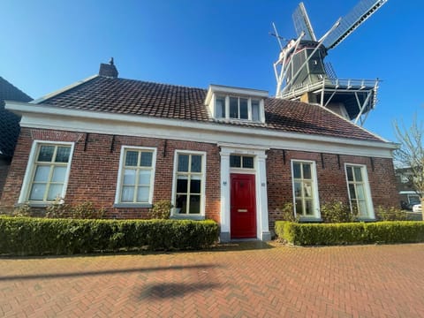 Property building, Day
