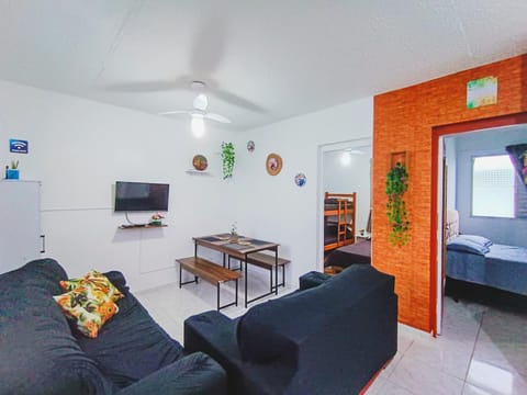 Communal lounge/ TV room, Bed, TV and multimedia, Living room, Photo of the whole room, Seating area, Evening entertainment, Bedroom