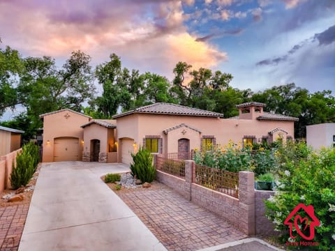 Bosque Retreat on the Rio - Single Story - 4 Kings House in Albuquerque
