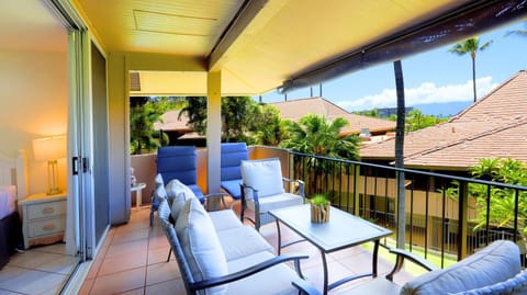 Patio, Day, Balcony/Terrace, Seating area