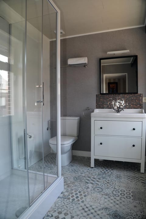 Shower, Toilet, Bathroom