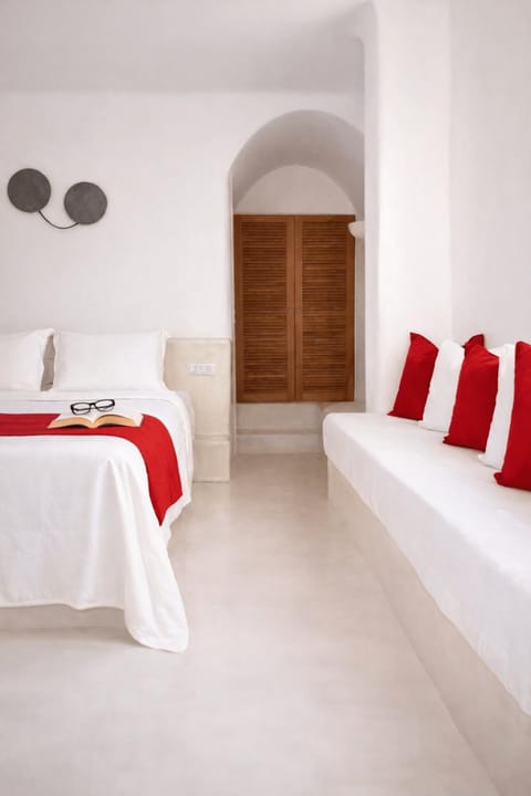 Bed, Living room, wardrobe