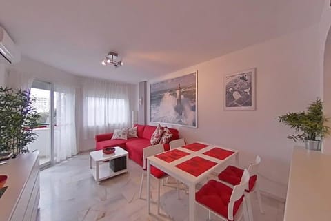 Living room, Photo of the whole room