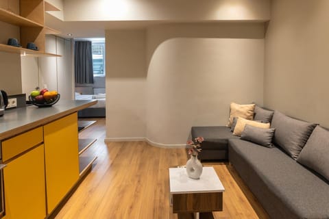 Living room, Seating area, kitchen