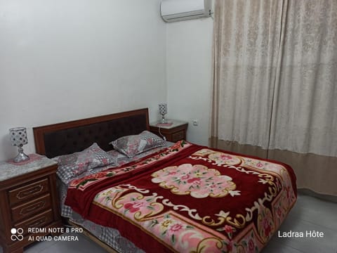 Bed, Bedroom, air conditioner