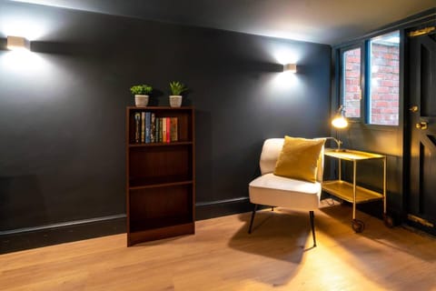 Library, Seating area