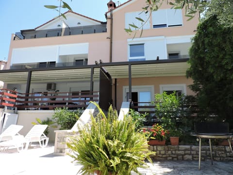 Property building, BBQ facilities, View (from property/room)