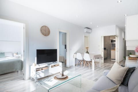 TV and multimedia, Living room, air conditioner