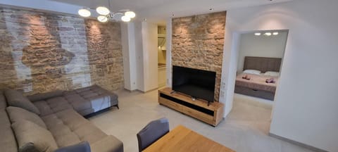 Communal lounge/ TV room, TV and multimedia, Living room, Dining area