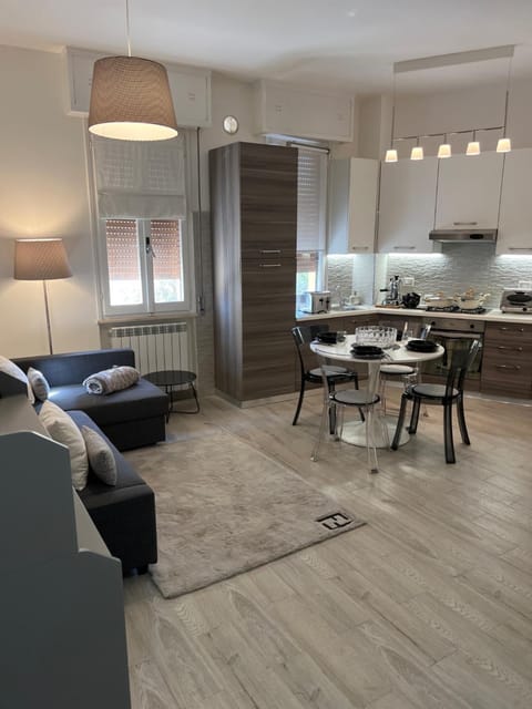 Kitchen or kitchenette, Kitchen or kitchenette, Living room, Seating area, Dining area