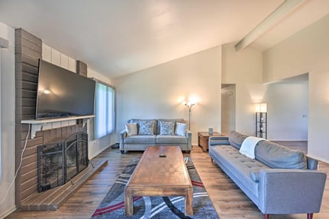 Family-Friendly Oceanside Home 5 Mi to Beach House in Oceanside