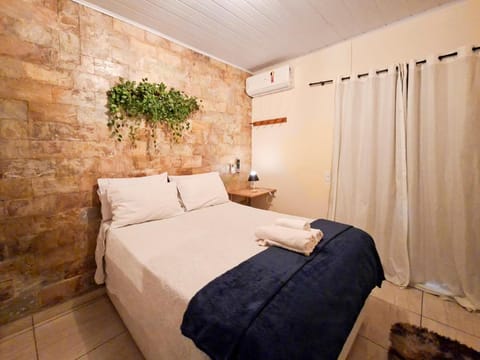Bed, Bedroom, air conditioner