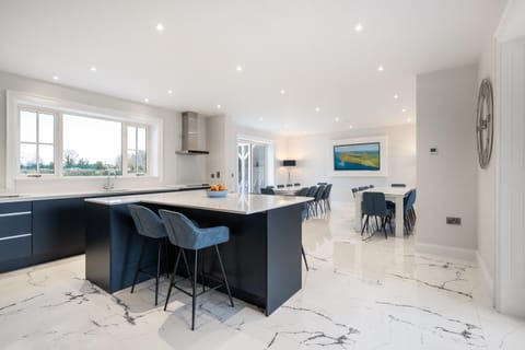 THE WHITE HOUSE AT MULLANS BAY Villa in County Donegal