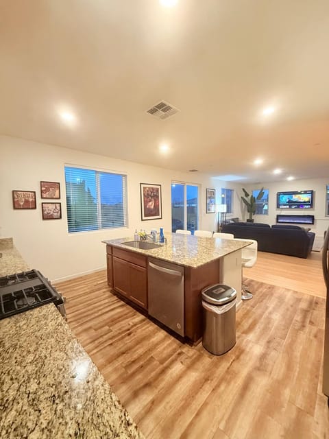 #stayRioVista -Country Club House with Hot Tub-Sauna-Firepit-Garden-Games Villa in San Francisco Bay Area