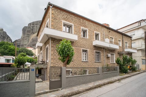 The Rock Guesthouse Apartment in Kalabaka