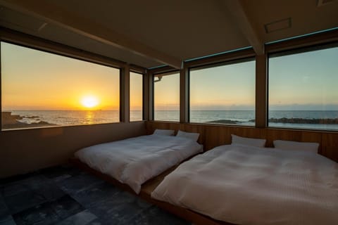Bedroom, Sunset