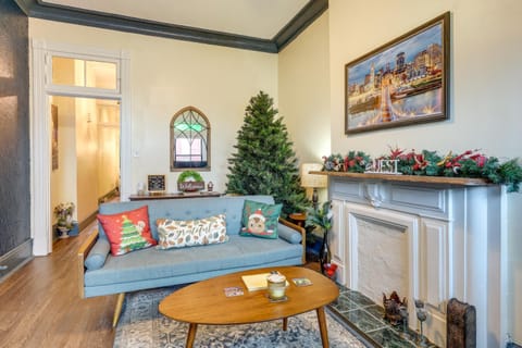 Cincinnati Retreat with Patio and Grill! House in Over The Rhine