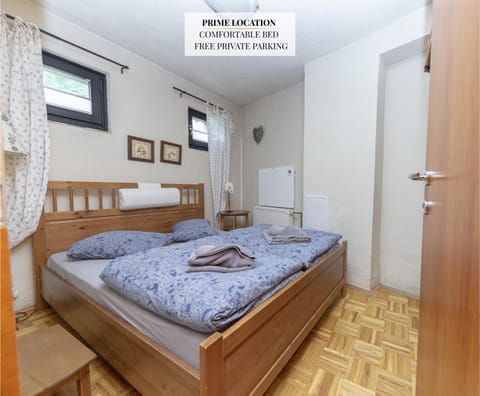 Bed, Photo of the whole room, Bedroom, towels, wardrobe