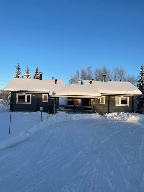 Yllästölli 2 D, Äkäslompolo Apartment in Norrbotten County, Sweden