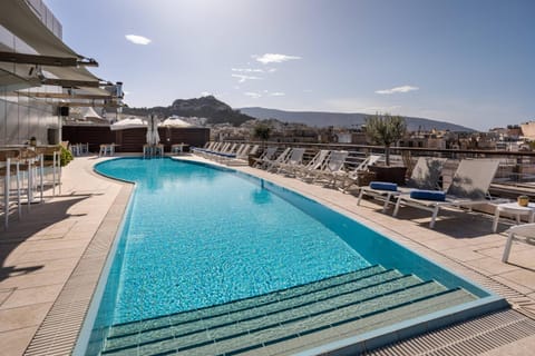 Restaurant/places to eat, View (from property/room), Balcony/Terrace, Lounge or bar, Dining area, Swimming pool