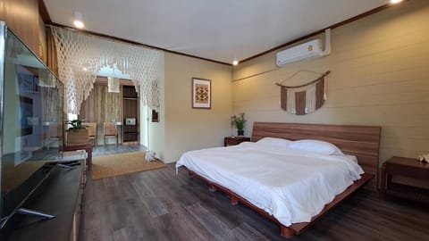 Bed, Photo of the whole room, Area and facilities