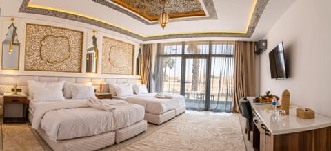 Bed, TV and multimedia, Living room, Photo of the whole room, Seating area, Bedroom
