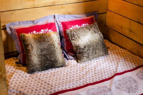 La cabane du cerf et son sauna Chalet in Hauts-de-France