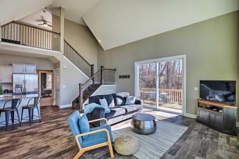 Mtn Views, Walkable Location Asheville Retreat! House in Woodfin