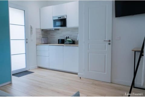 Studio Neuf, Meublé avec climatisation et parking payants Apartment in Île-de-France