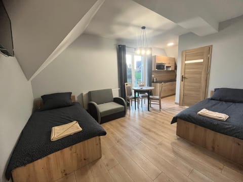 Bed, Kitchen or kitchenette, Photo of the whole room, Dining area, Bedroom