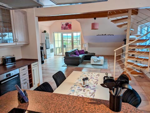 Kitchen or kitchenette, Living room, Seating area, Dining area, pet friendly