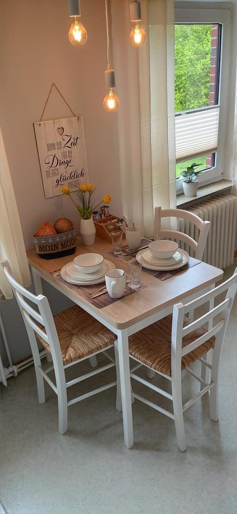 Dining area, Food, kitchen