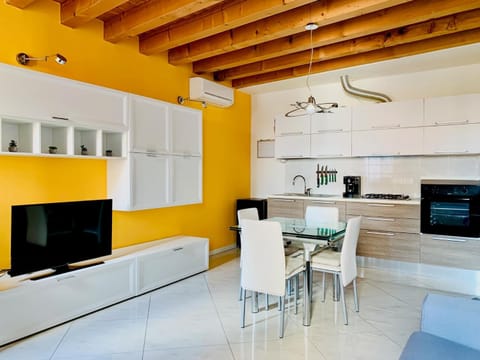 Kitchen or kitchenette, Living room, Dining area