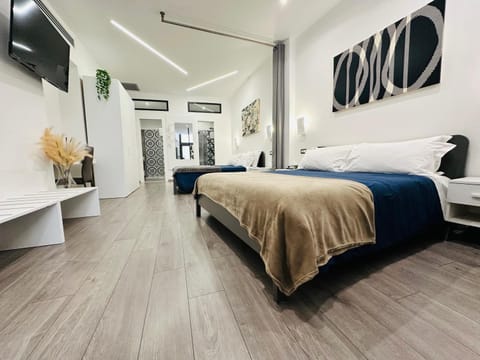 TV and multimedia, Photo of the whole room, air conditioner