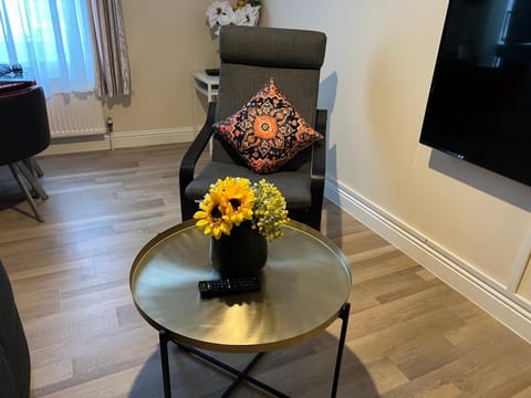 Glastonbury High Street Sanctuary- 2 BD, Sleeps 4 Apartment in Glastonbury