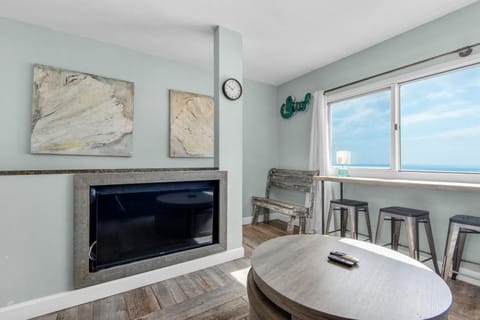 Pinnacle Port A-910 House in Sunnyside