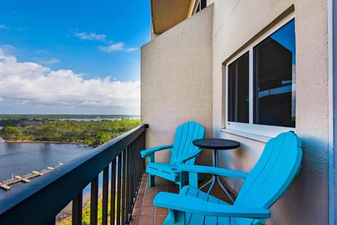 Pinnacle Port A-910 House in Sunnyside