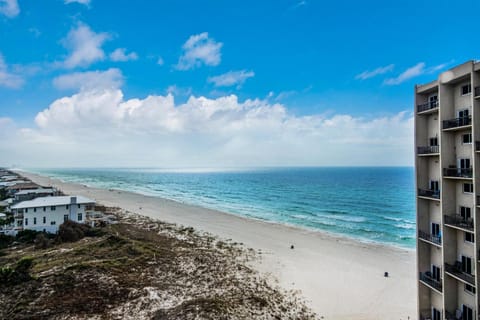 Pinnacle Port A-910 House in Sunnyside