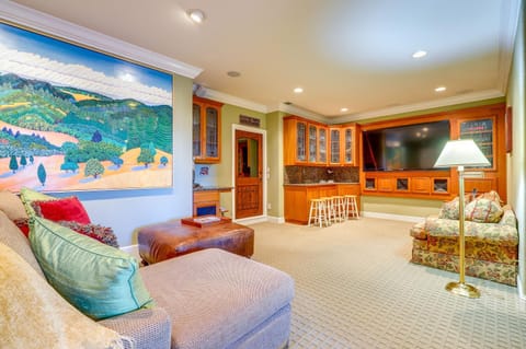 Santa Rosa Home with Private Pool and Tennis Court House in Santa Rosa