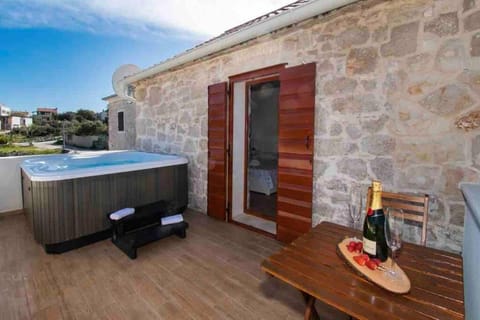 Luxury stone house Amfora Apartment in Šibenik-Knin County, Croatia