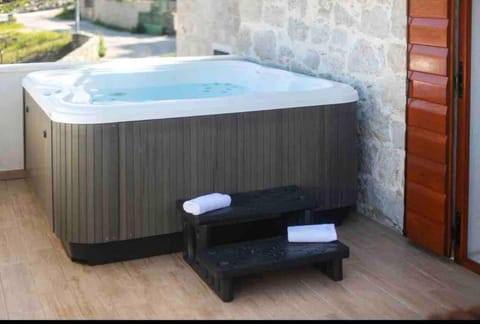 Luxury stone house Amfora Apartment in Šibenik-Knin County, Croatia