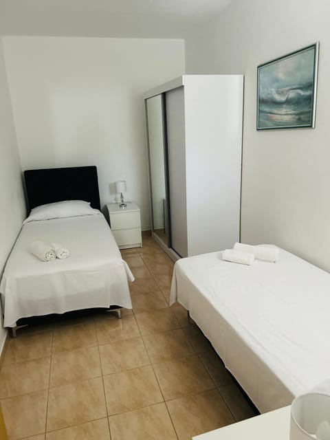 Hvar beach vacation Apartment in Vrboska